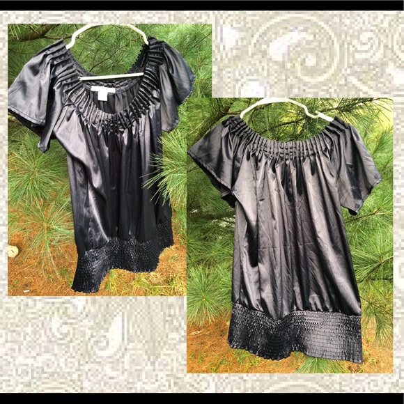 🛍$1 Add on!🛍 Black medium top - Charlotte Russe - Picture 3 of 6